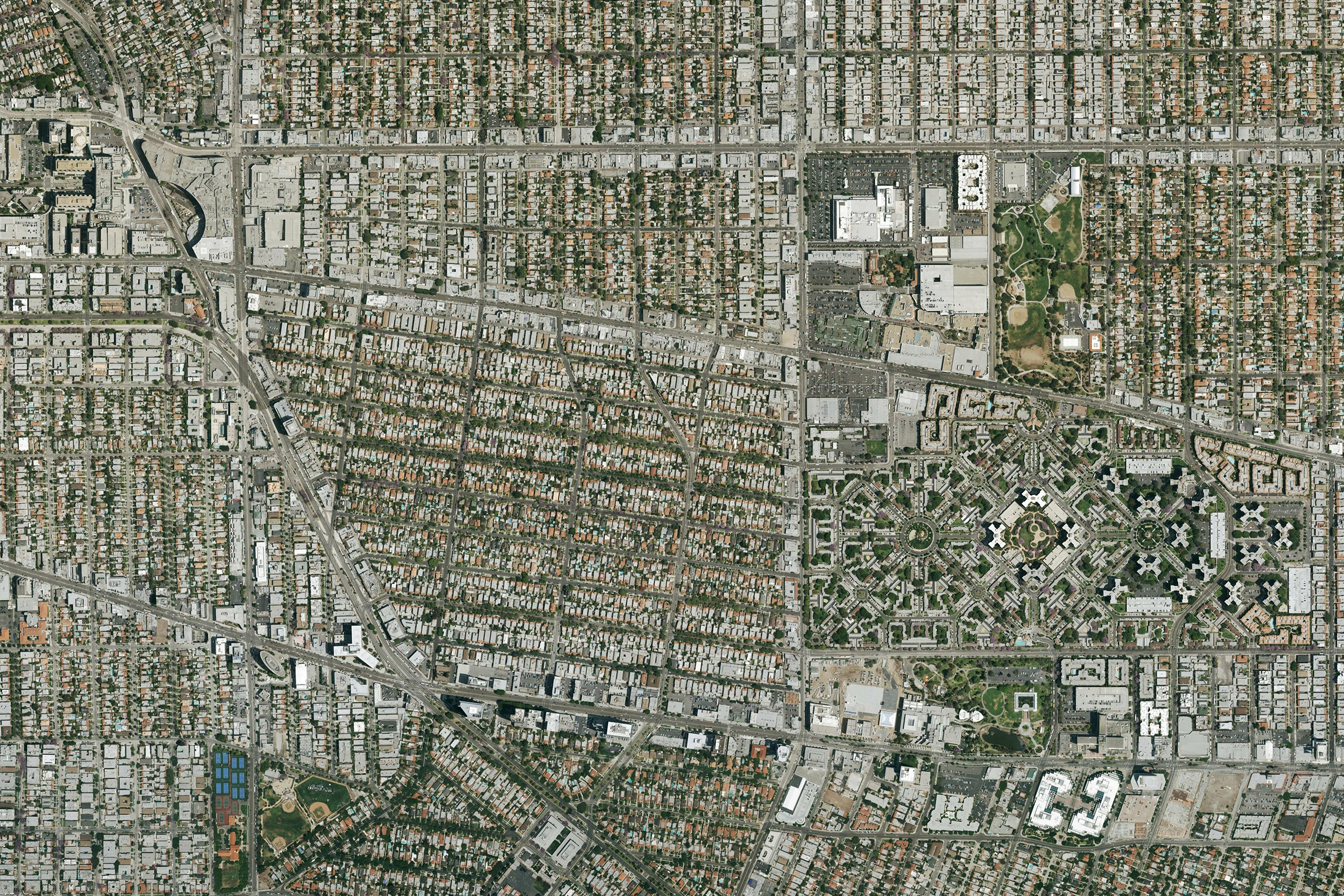 Click to Enlarge Salt Lake Oil Field aerial view
