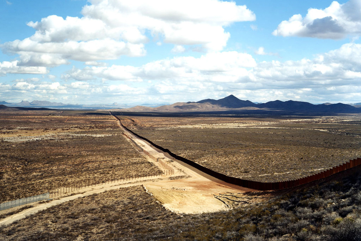Click to Enlarge Victoria Sambunaris, Naco, Arizona.