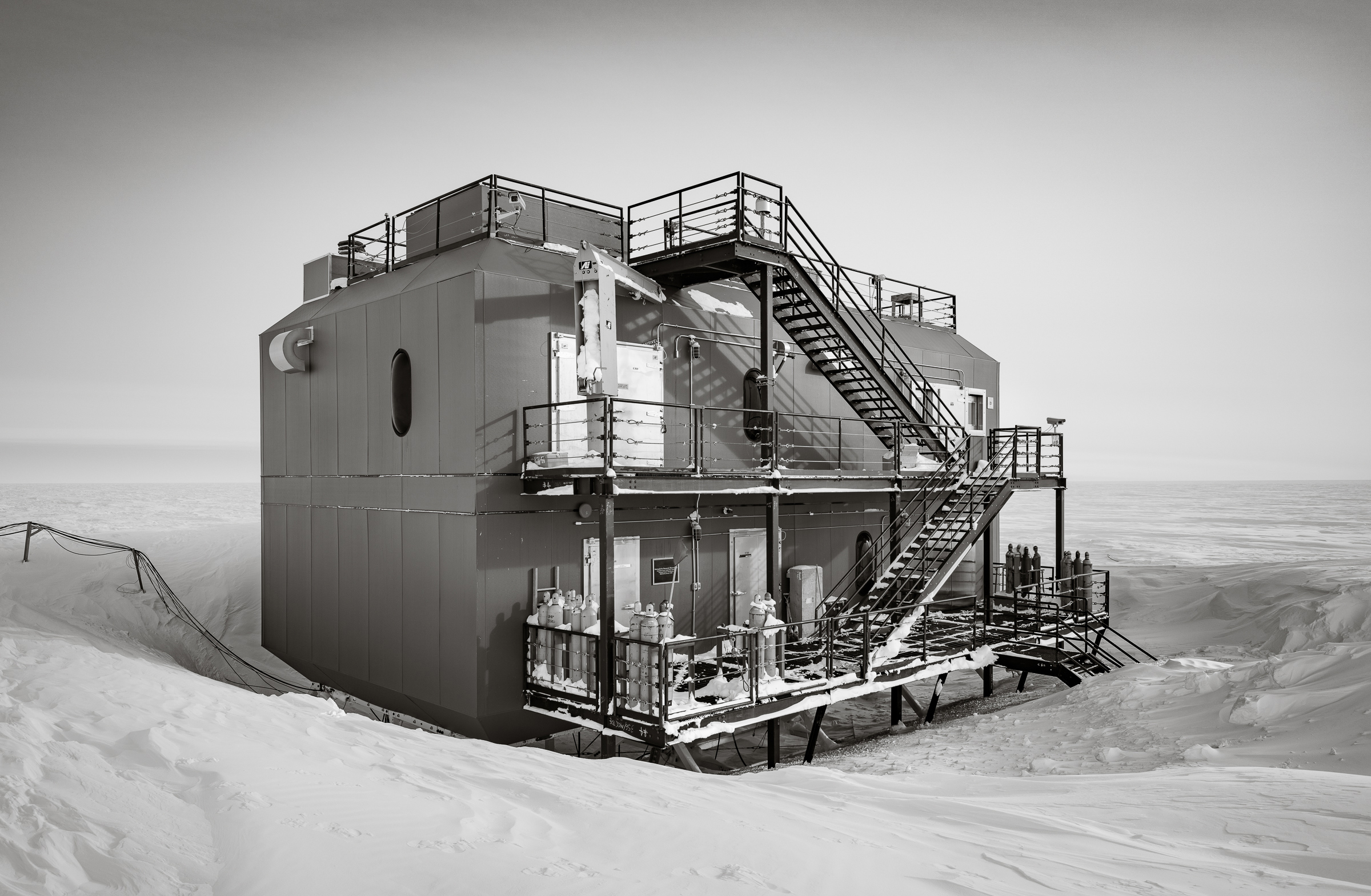 Click to Enlarge The Atmospheric Research Observatory, run by the National Oceanic and Atmospheric Administration, samples the cleanest air on earth.