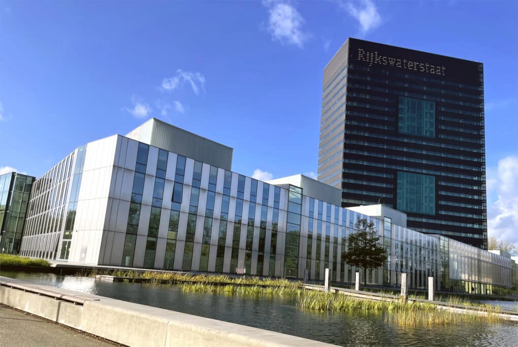 Exterior photo of the Rijkswaterstaat headquarters building