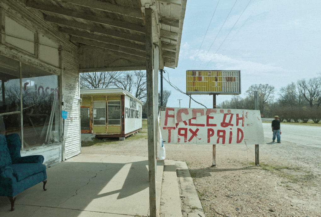 Photo of furniture store, Grady, Arkansas, 2019.