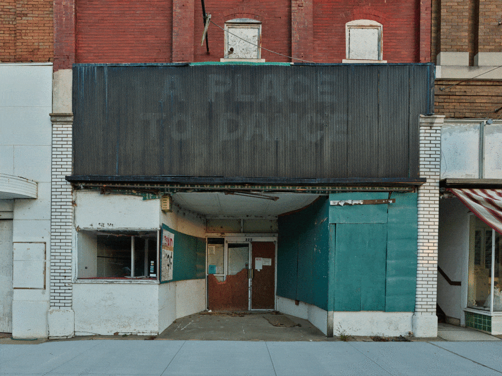 Photo of abandoned storefront, Pine Bluff, Arkansas.