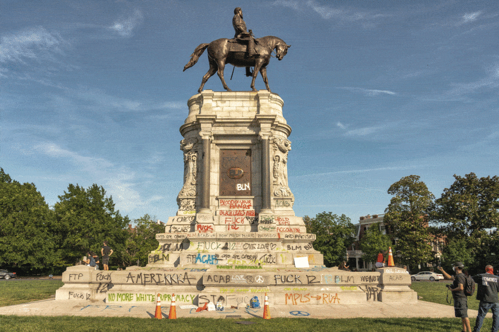 Robert E. Lee status, Monument Boulevart, Richmond, Virginia, 2020.